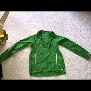 Green Champion wind breaker with mesh detail